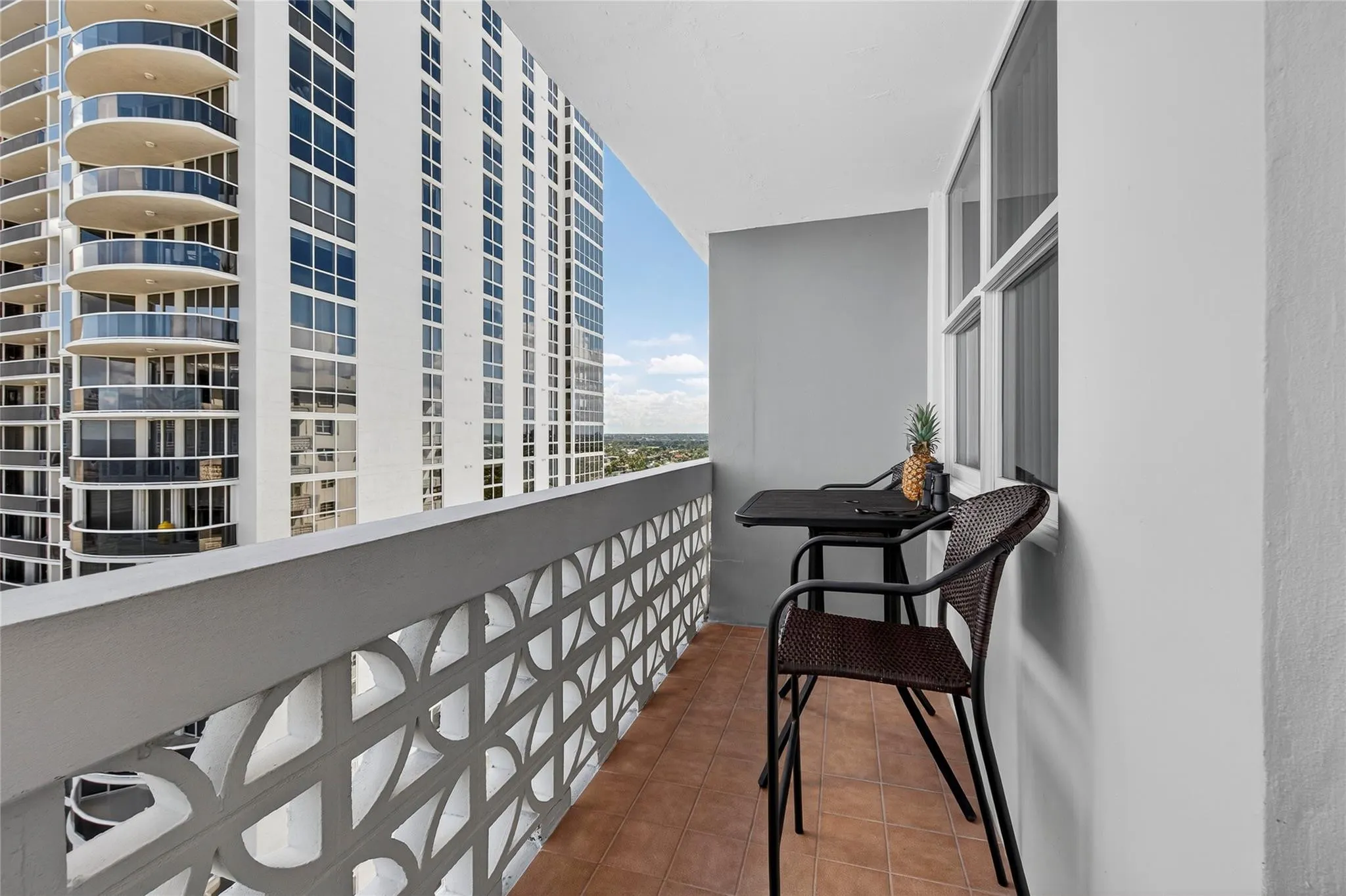 4250 GALT OCEAN Drive #15M