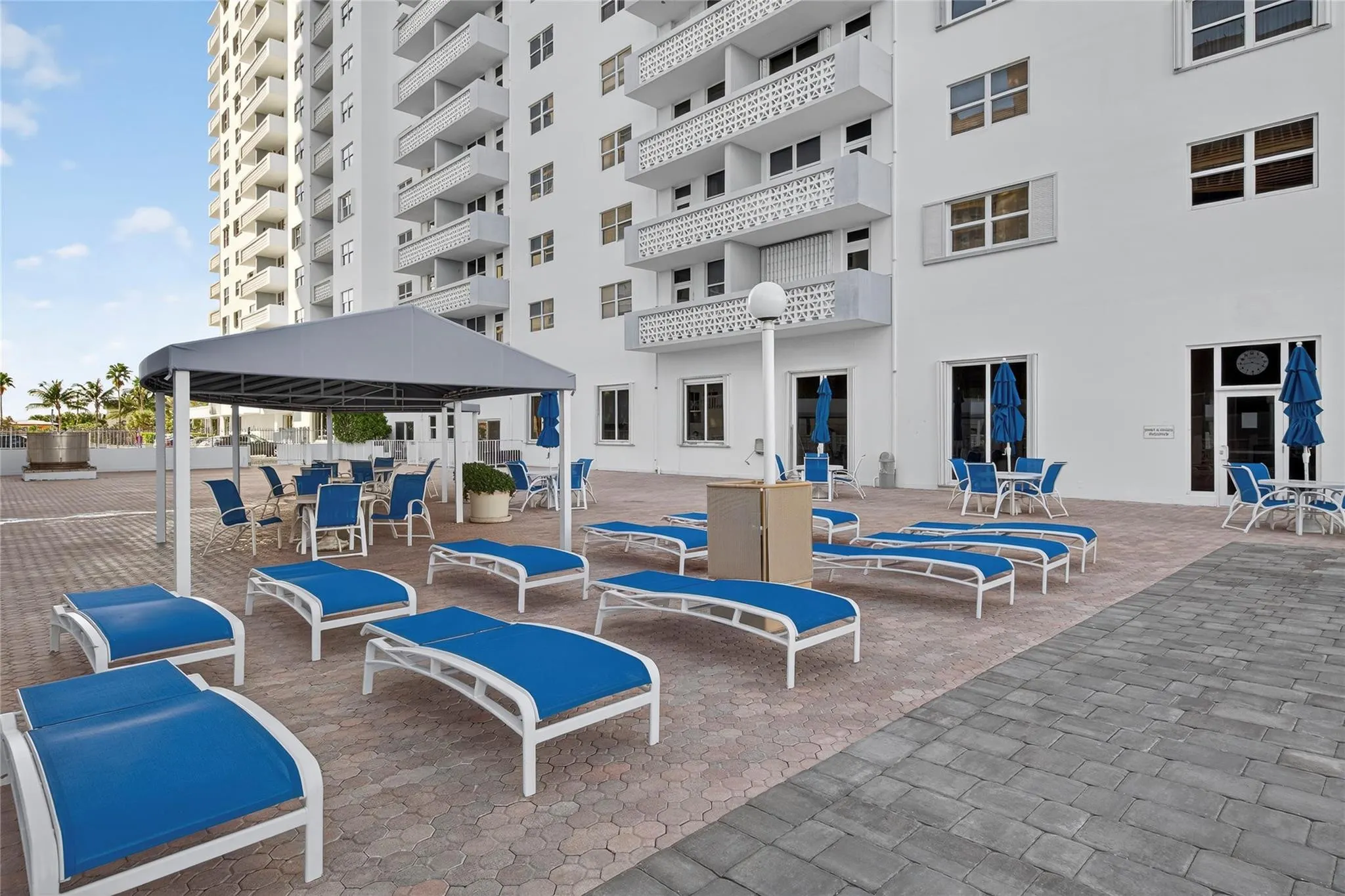 4250 GALT OCEAN Drive #15M