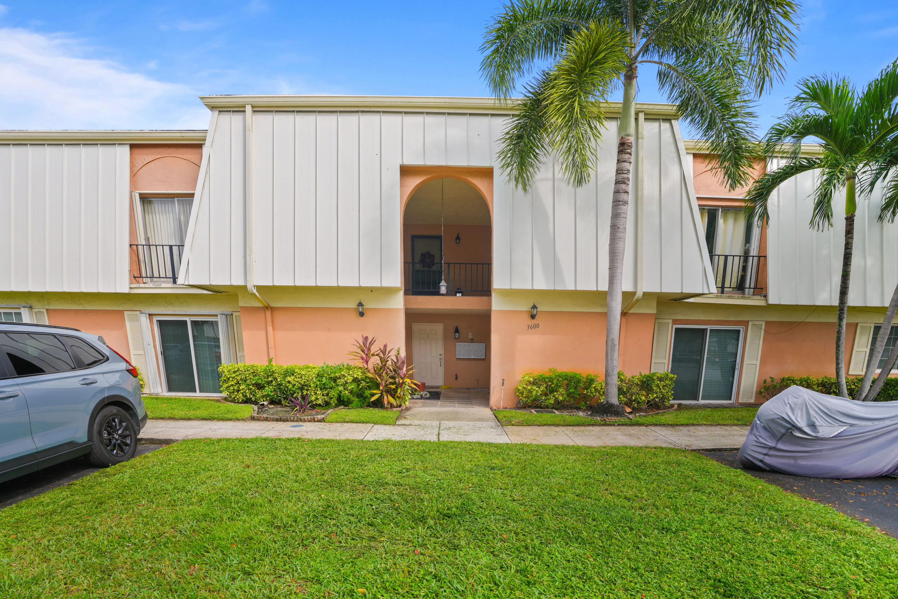 3600 Citrus Lane #104