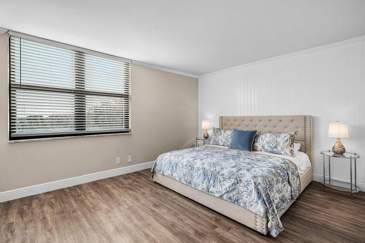 2255 LINDELL Boulevard #4505