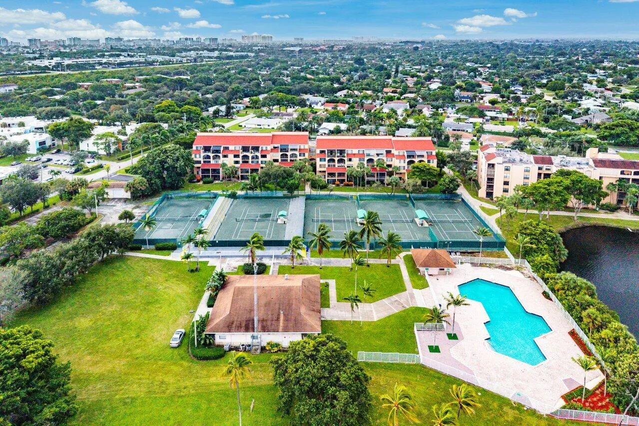 2255 LINDELL Boulevard #4505