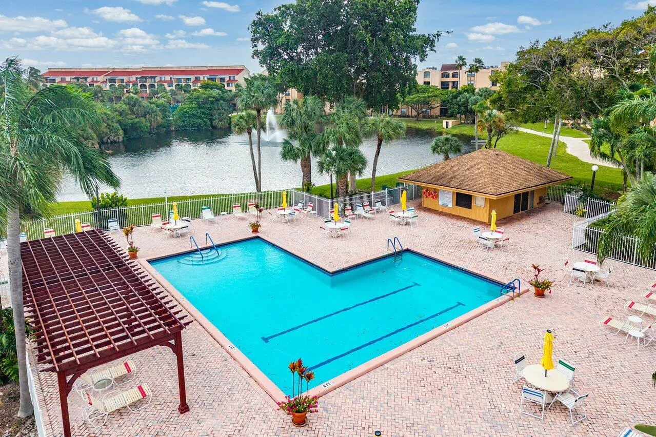 2255 LINDELL Boulevard #4505