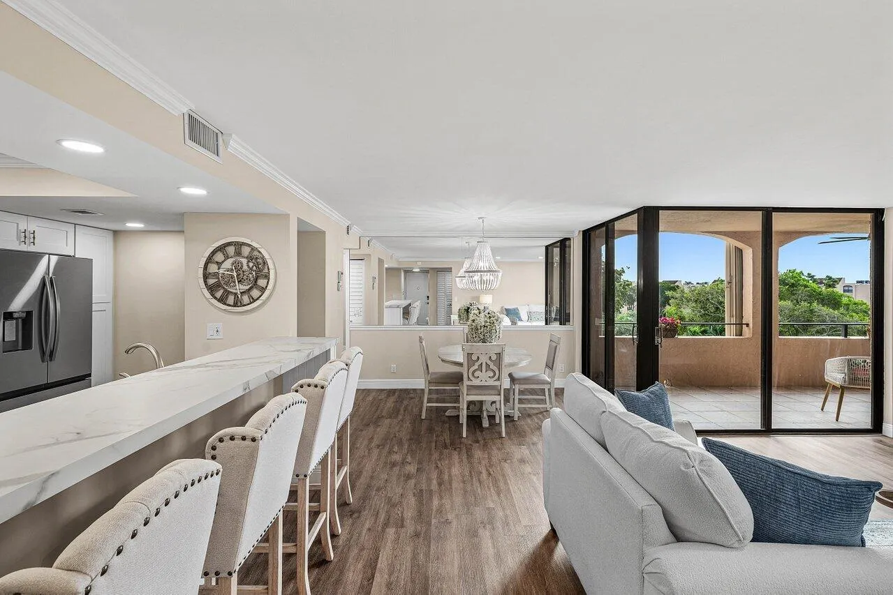2255 LINDELL Boulevard #4505