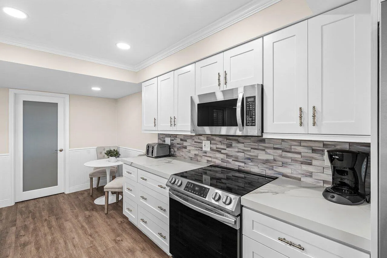 2255 LINDELL Boulevard #4505