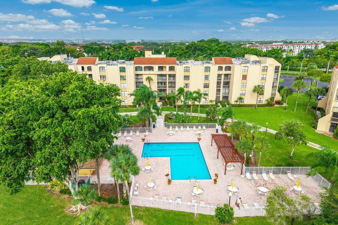 2255 LINDELL Boulevard #4505