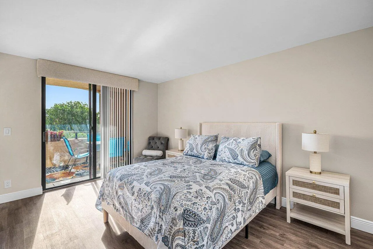 2255 LINDELL Boulevard #4505