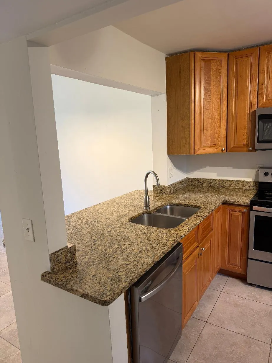 21943 REMSEN Terrace #203