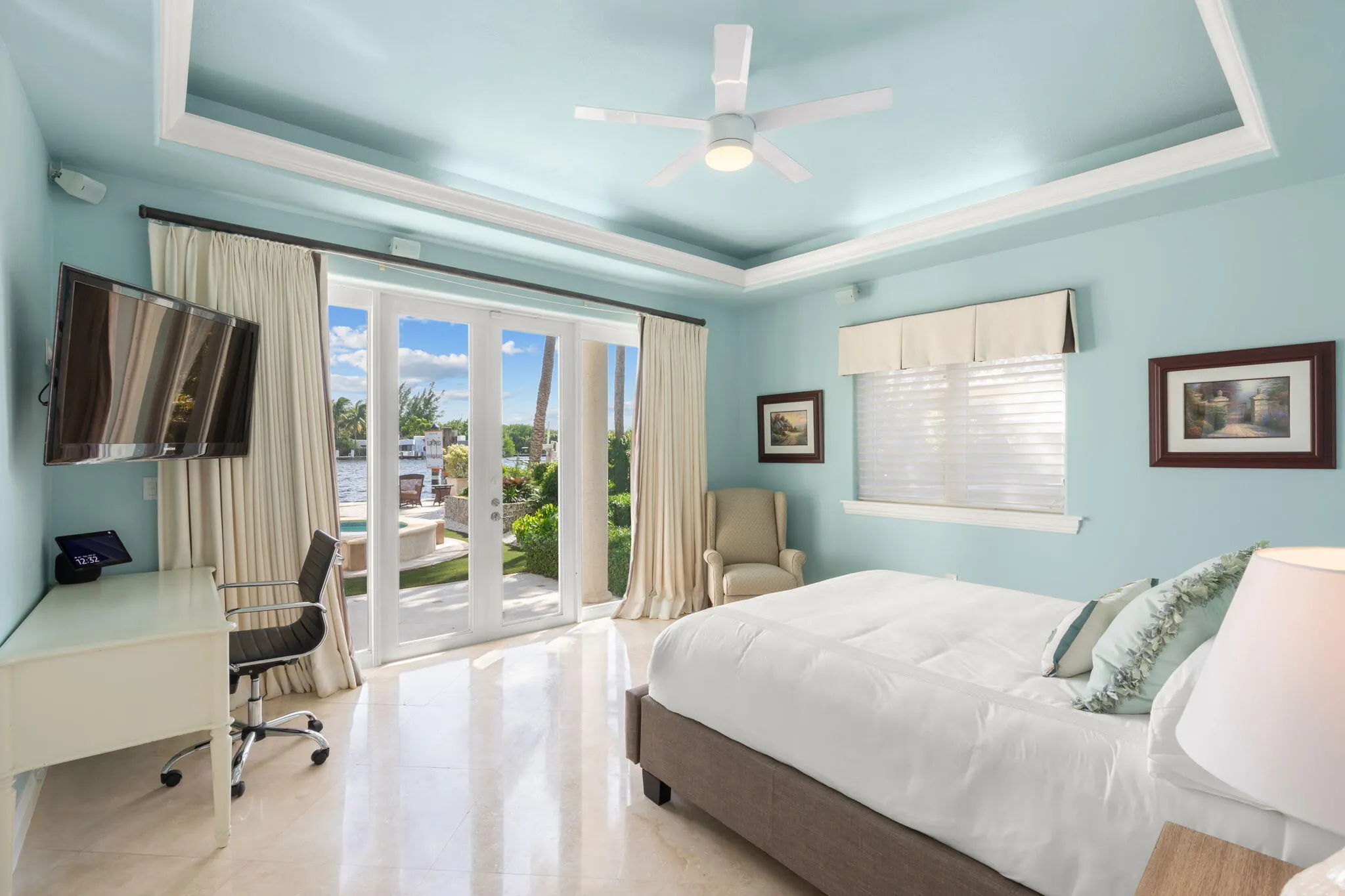 2200 INTRACOASTAL Drive