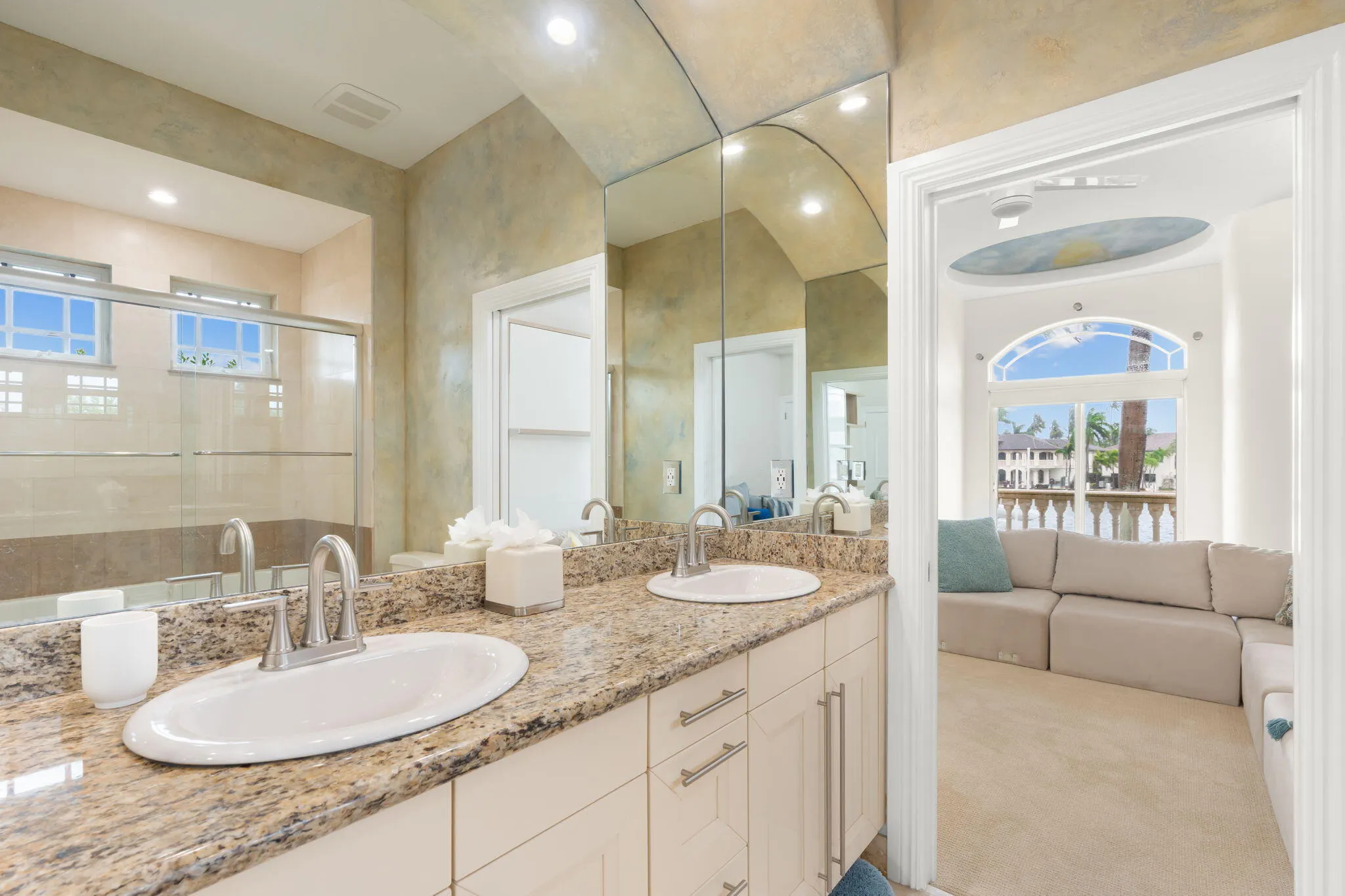 2200 INTRACOASTAL Drive