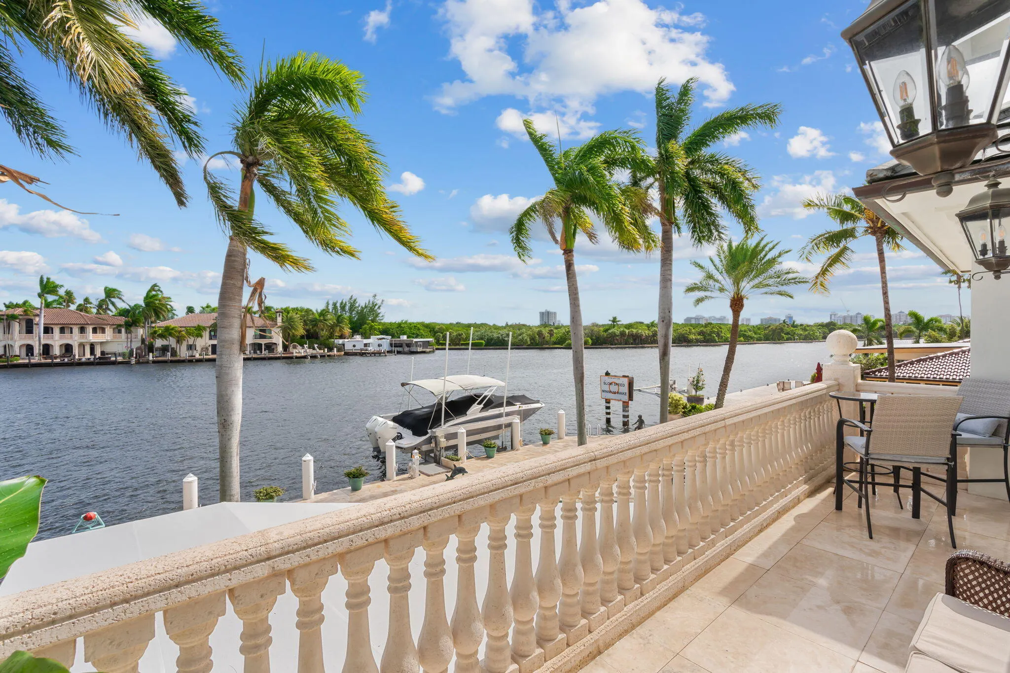 2200 INTRACOASTAL Drive