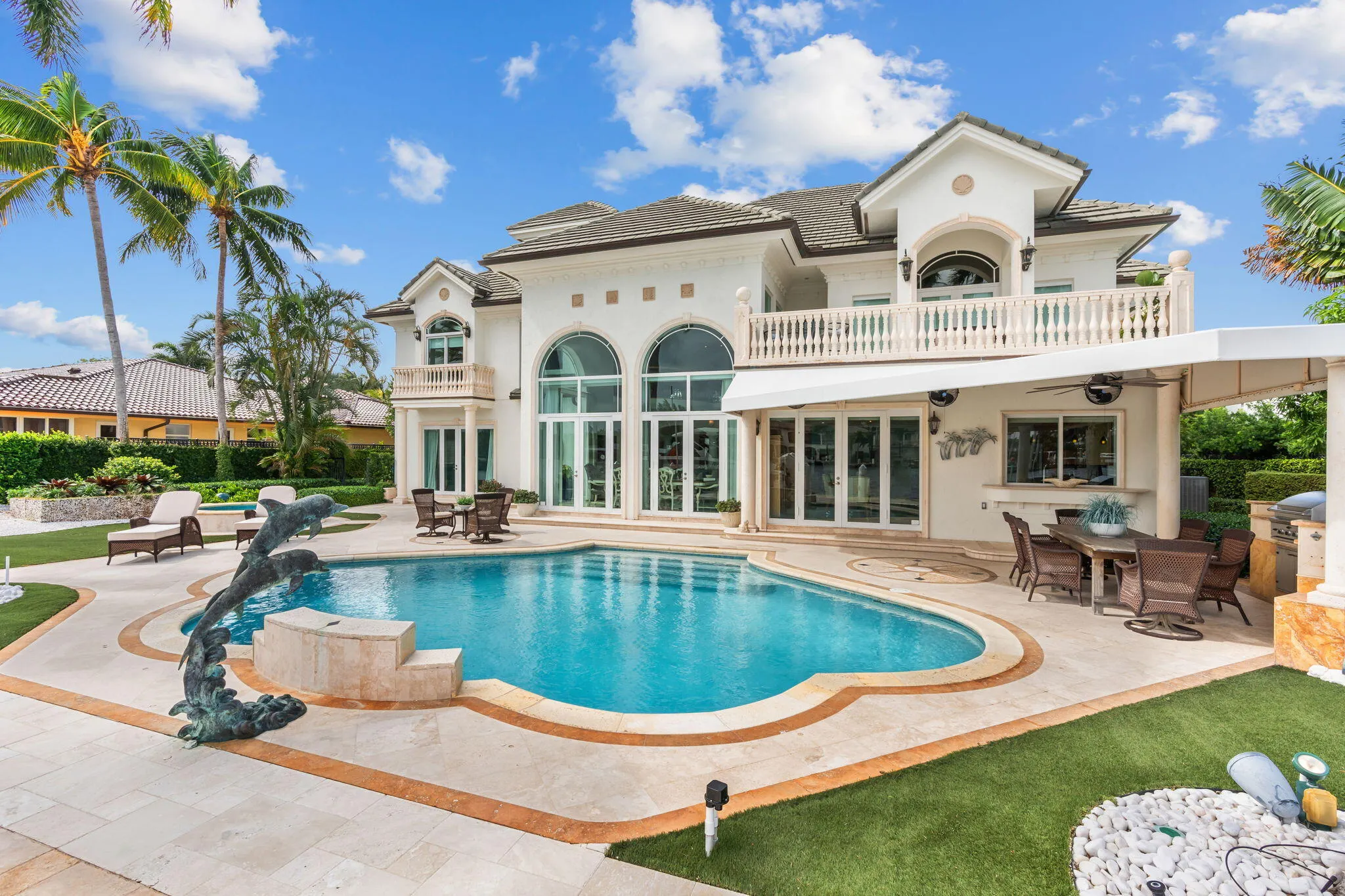 2200 INTRACOASTAL Drive