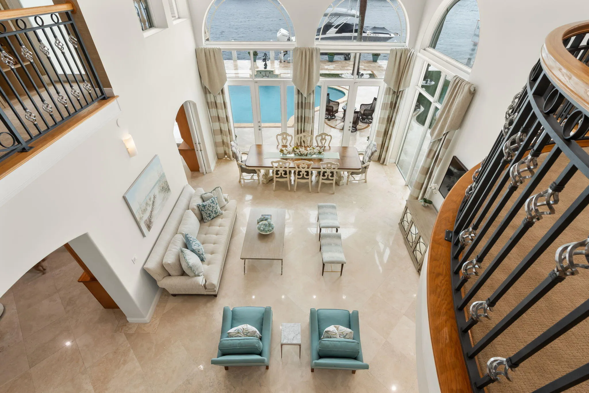 2200 INTRACOASTAL Drive