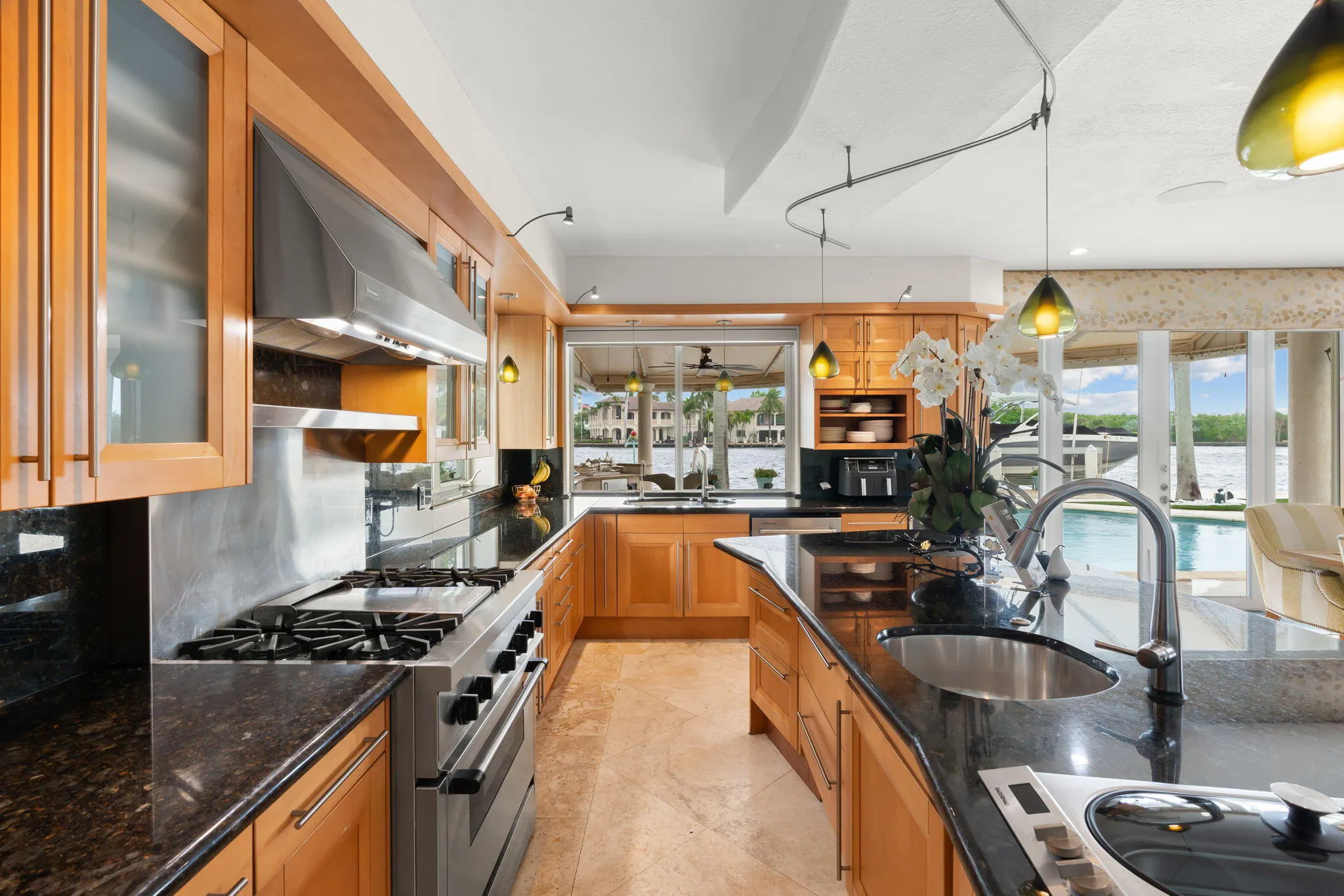 2200 INTRACOASTAL Drive