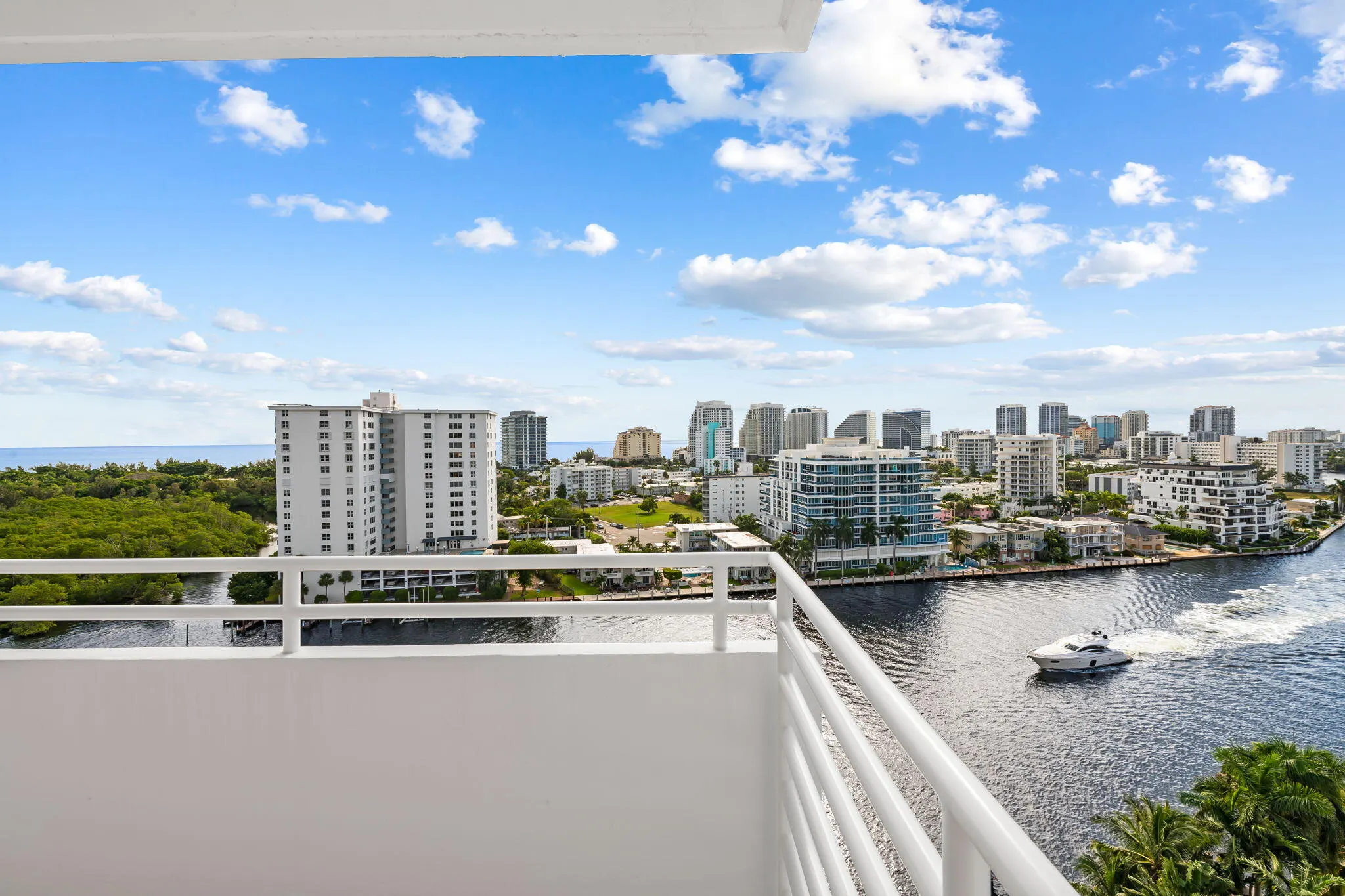 888 INTRACOASTAL Drive #15A