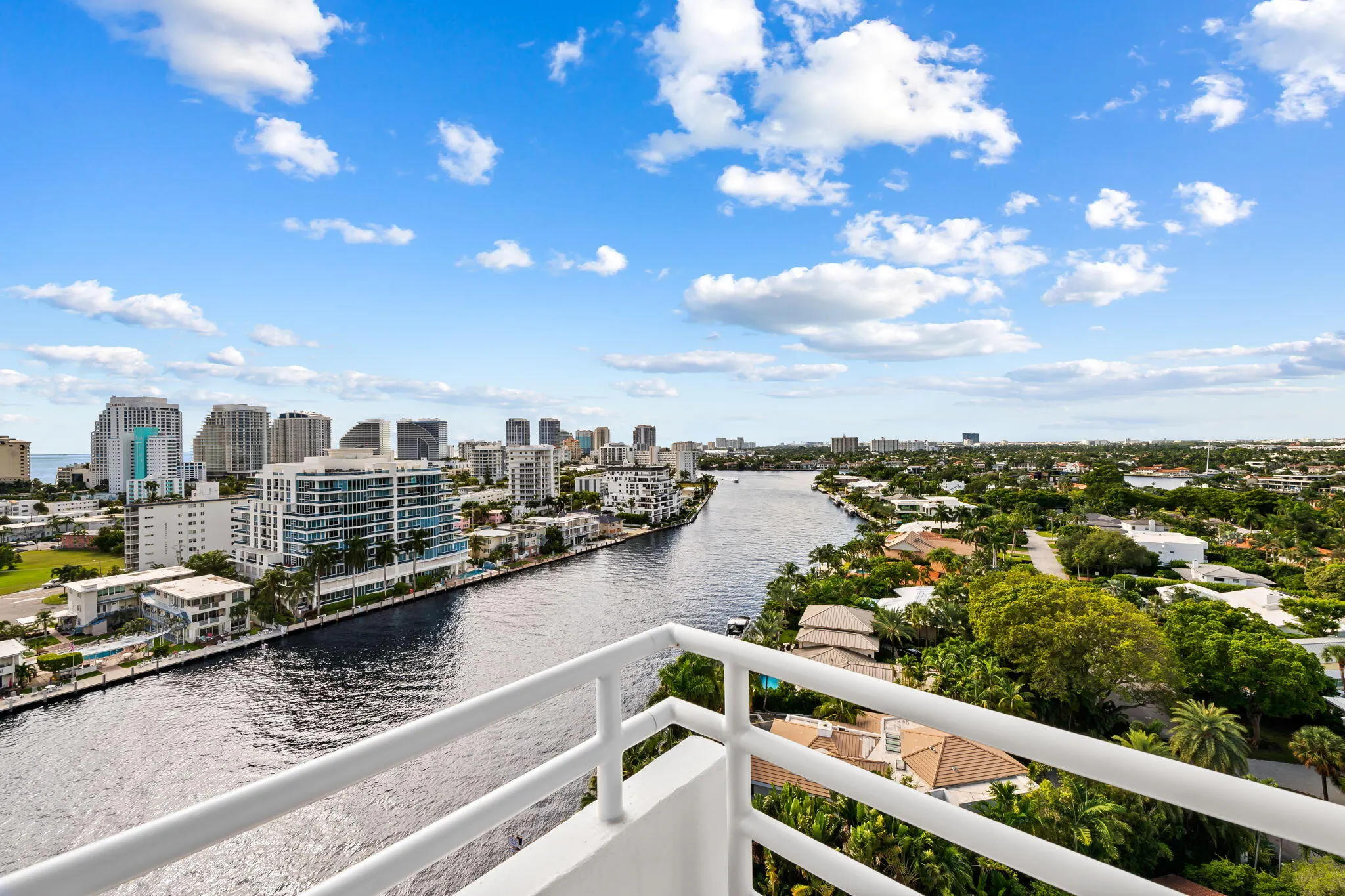 888 INTRACOASTAL Drive #15A