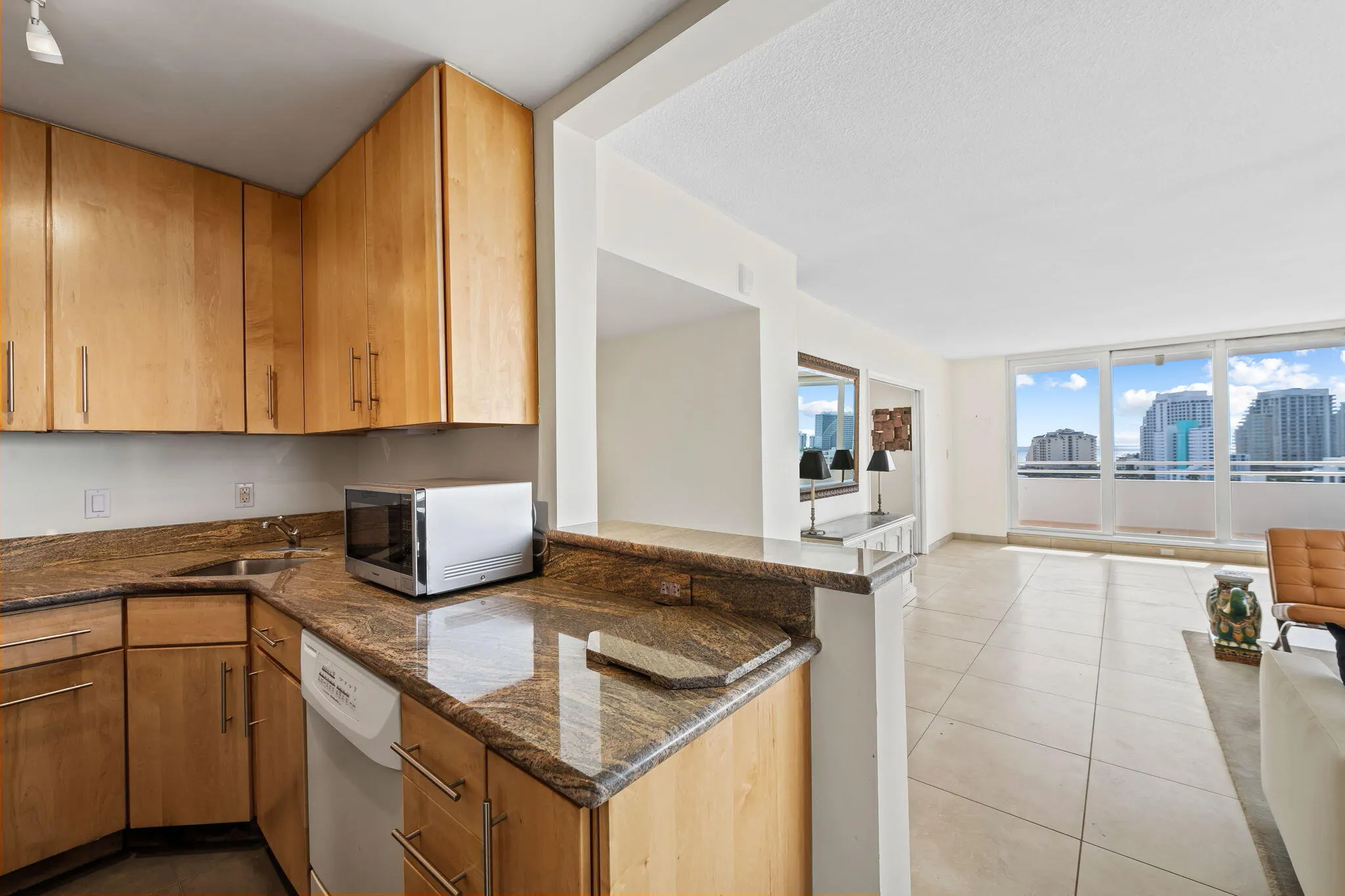 888 INTRACOASTAL Drive #15A