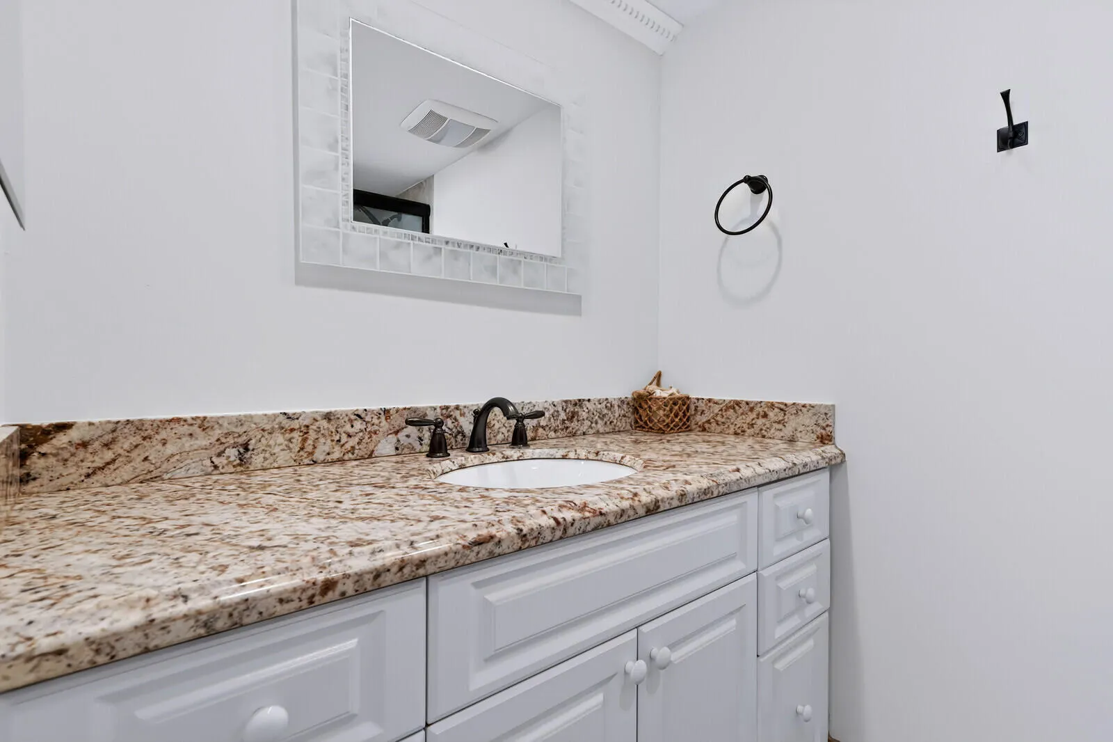 77 S BIRCH Road #7C