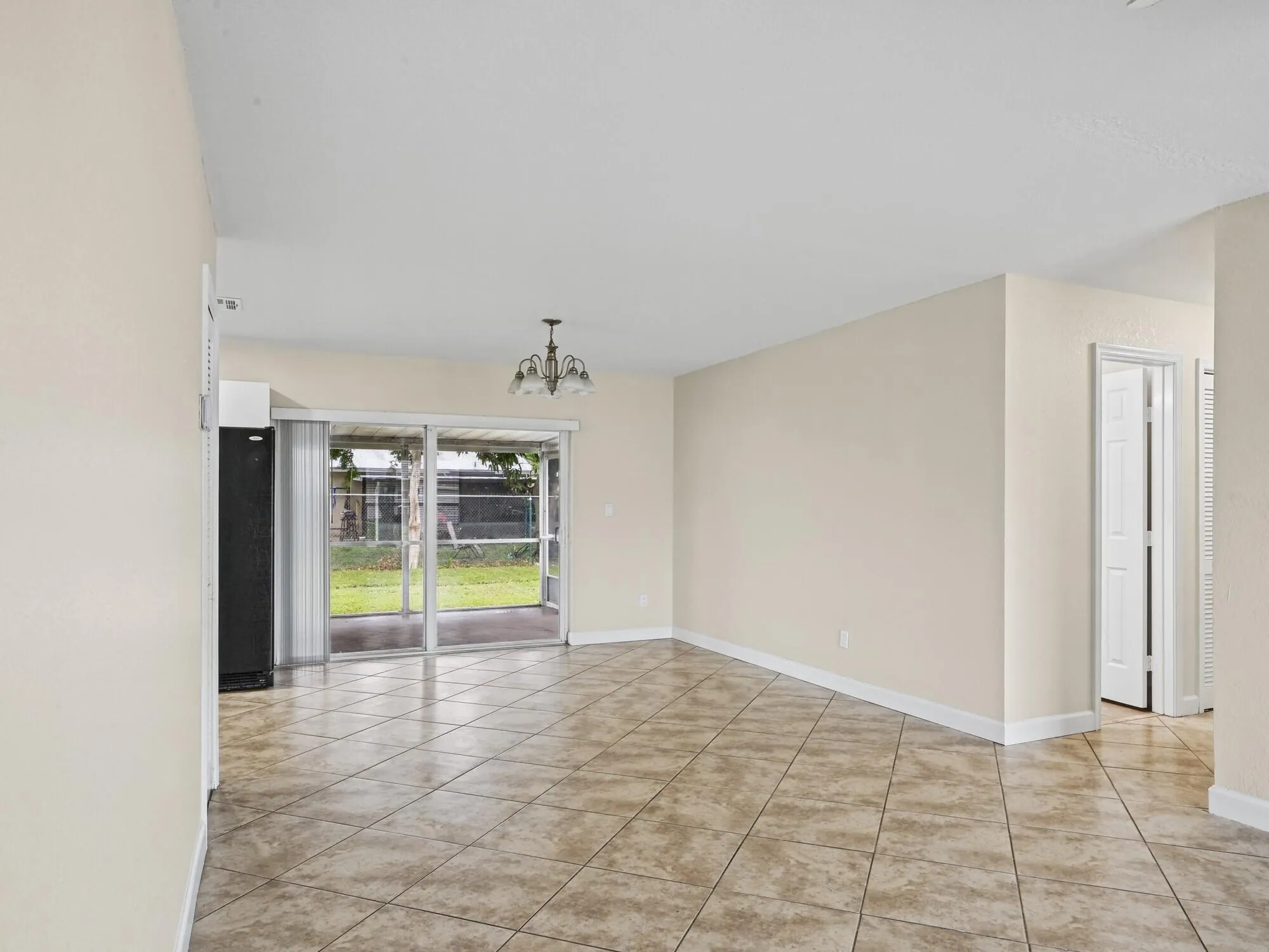 6581 NW 24TH Court