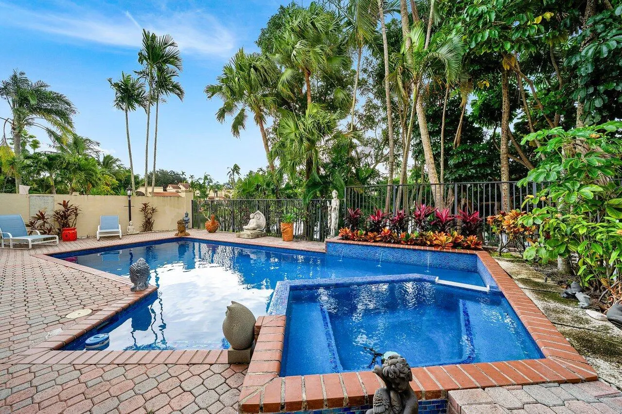 7580 Mirabella Drive