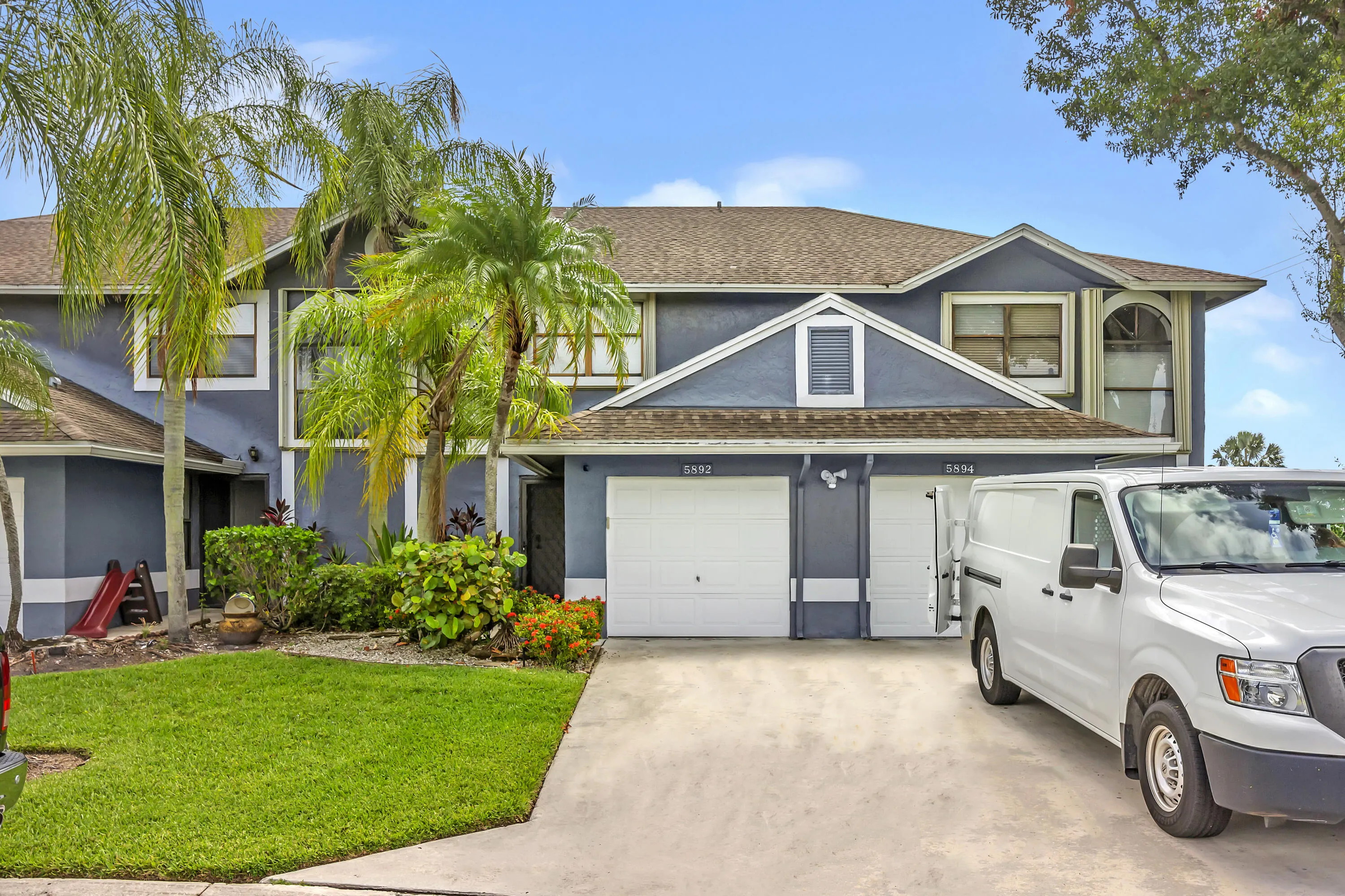5892 NORTHPOINTE Lane