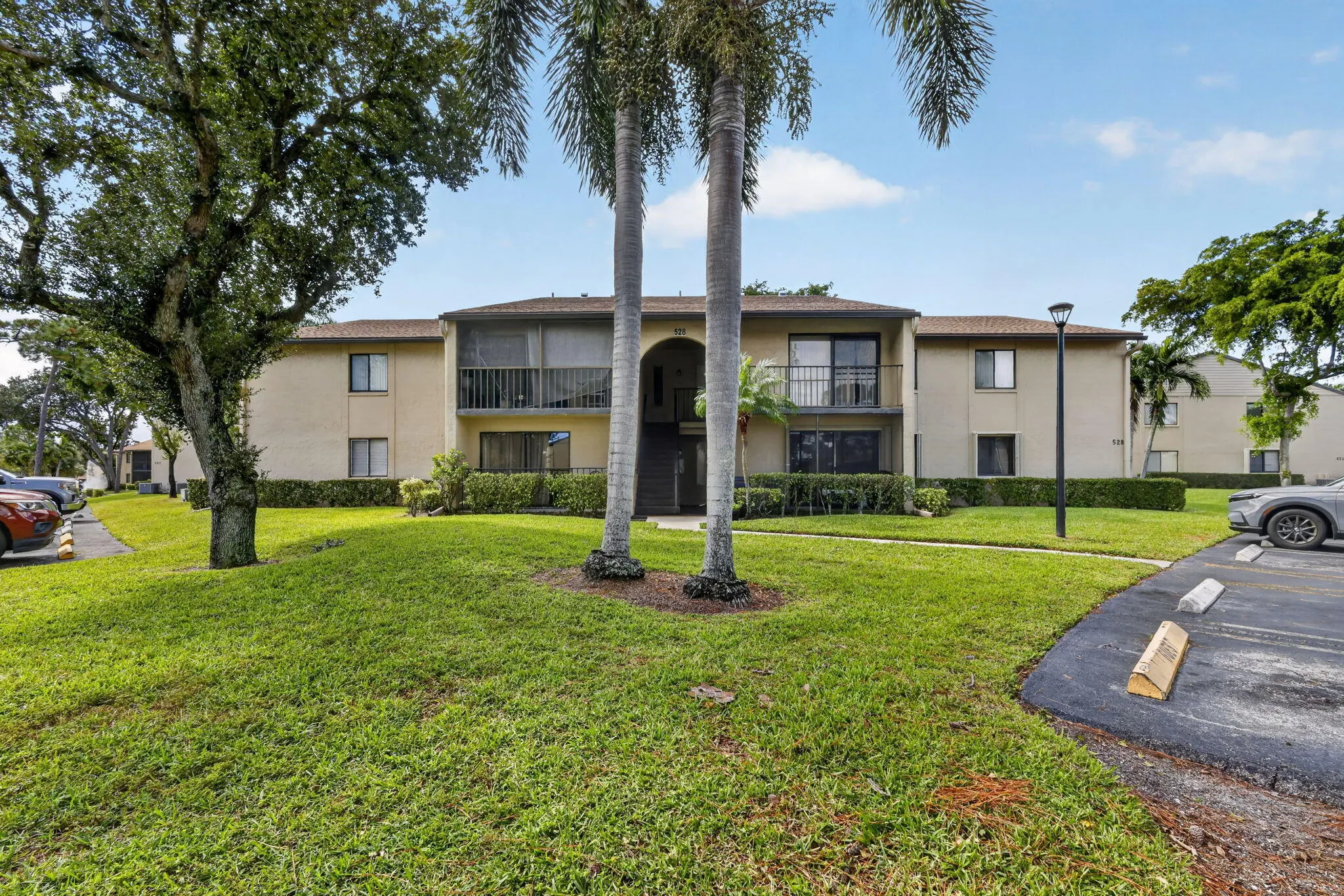 528 SHADY PINE Way #B1