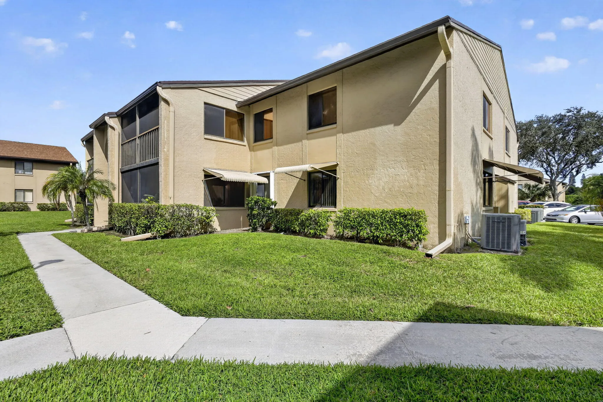 528 SHADY PINE Way #B1