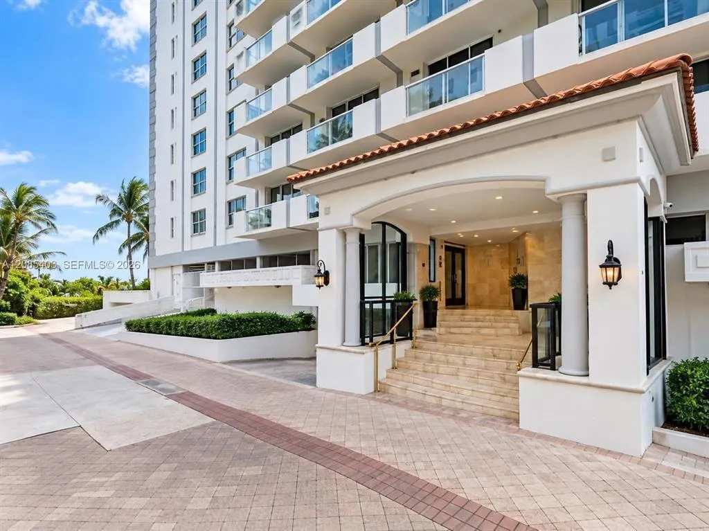 9195 COLLINS Avenue #1010
