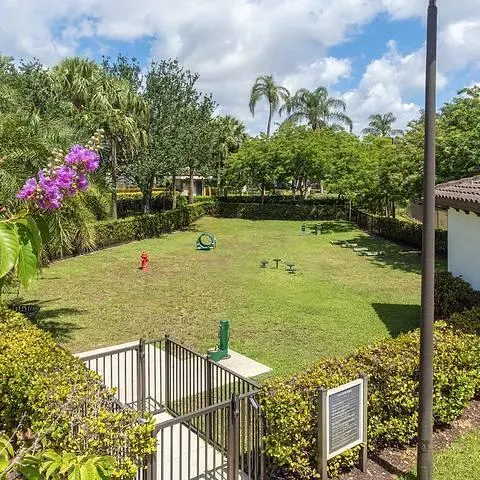 3320 NW 1st Street #929