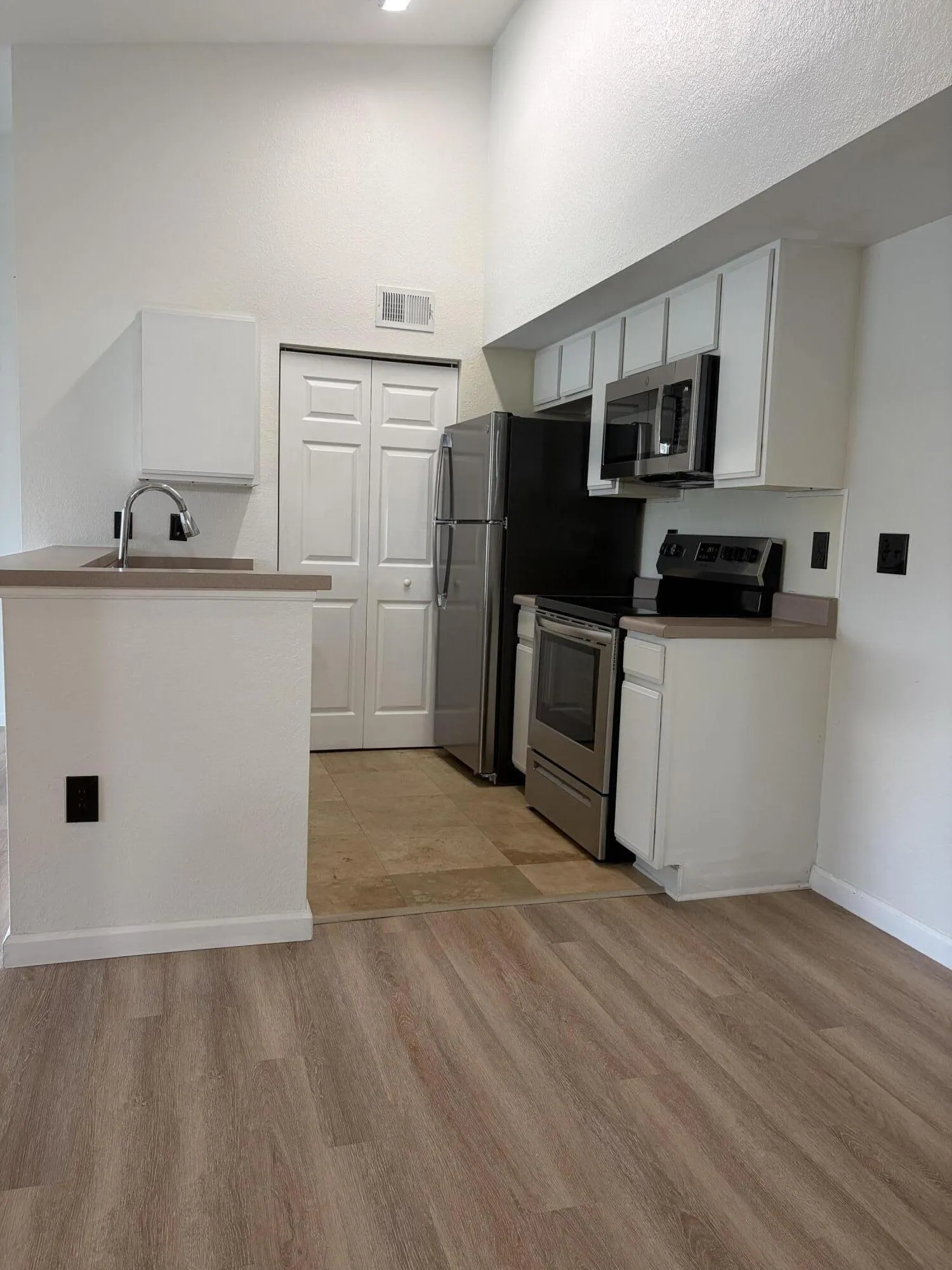 141 SW PALM Drive #303