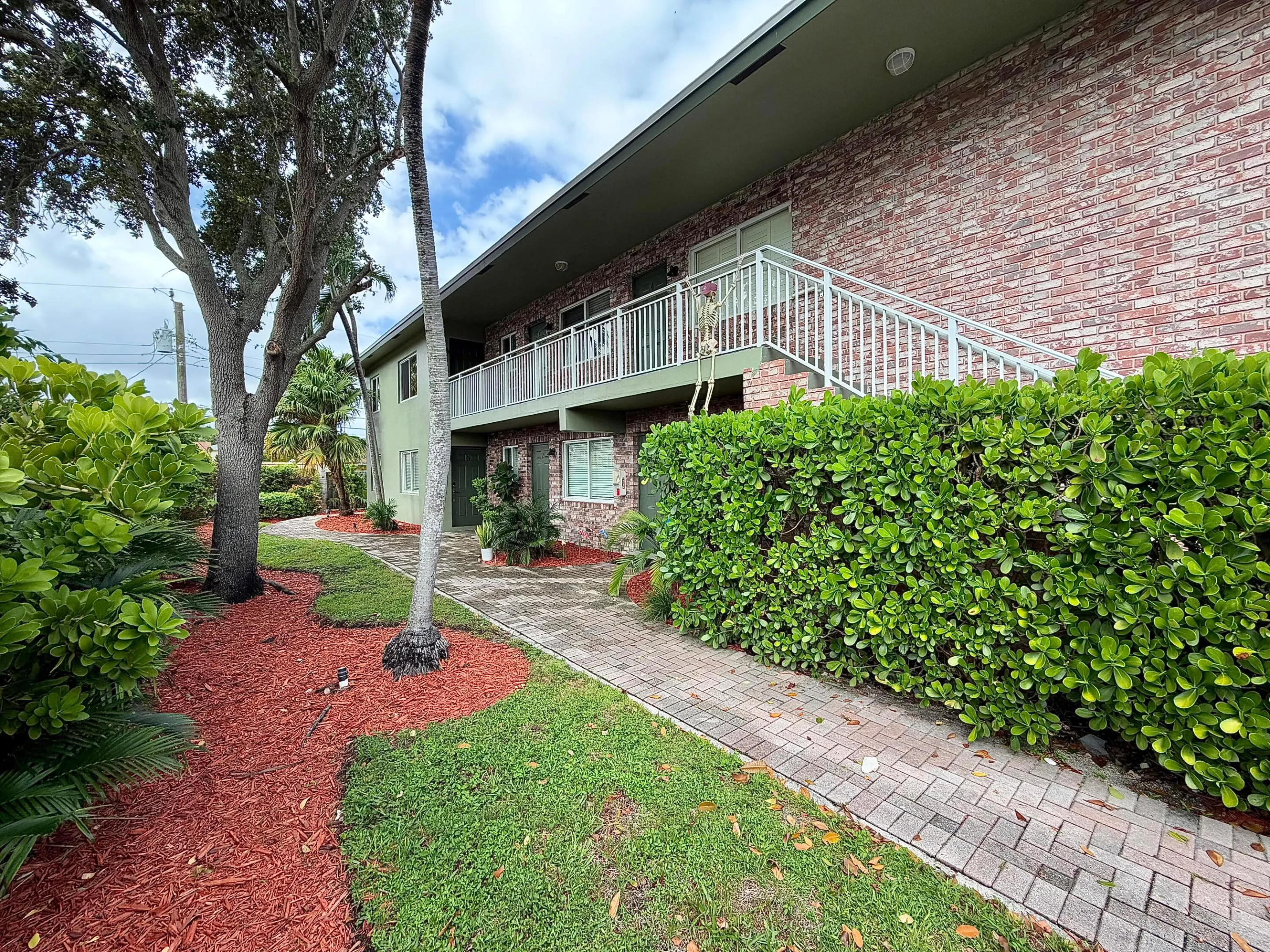 1353 HOLLY HEIGHTS Drive #5