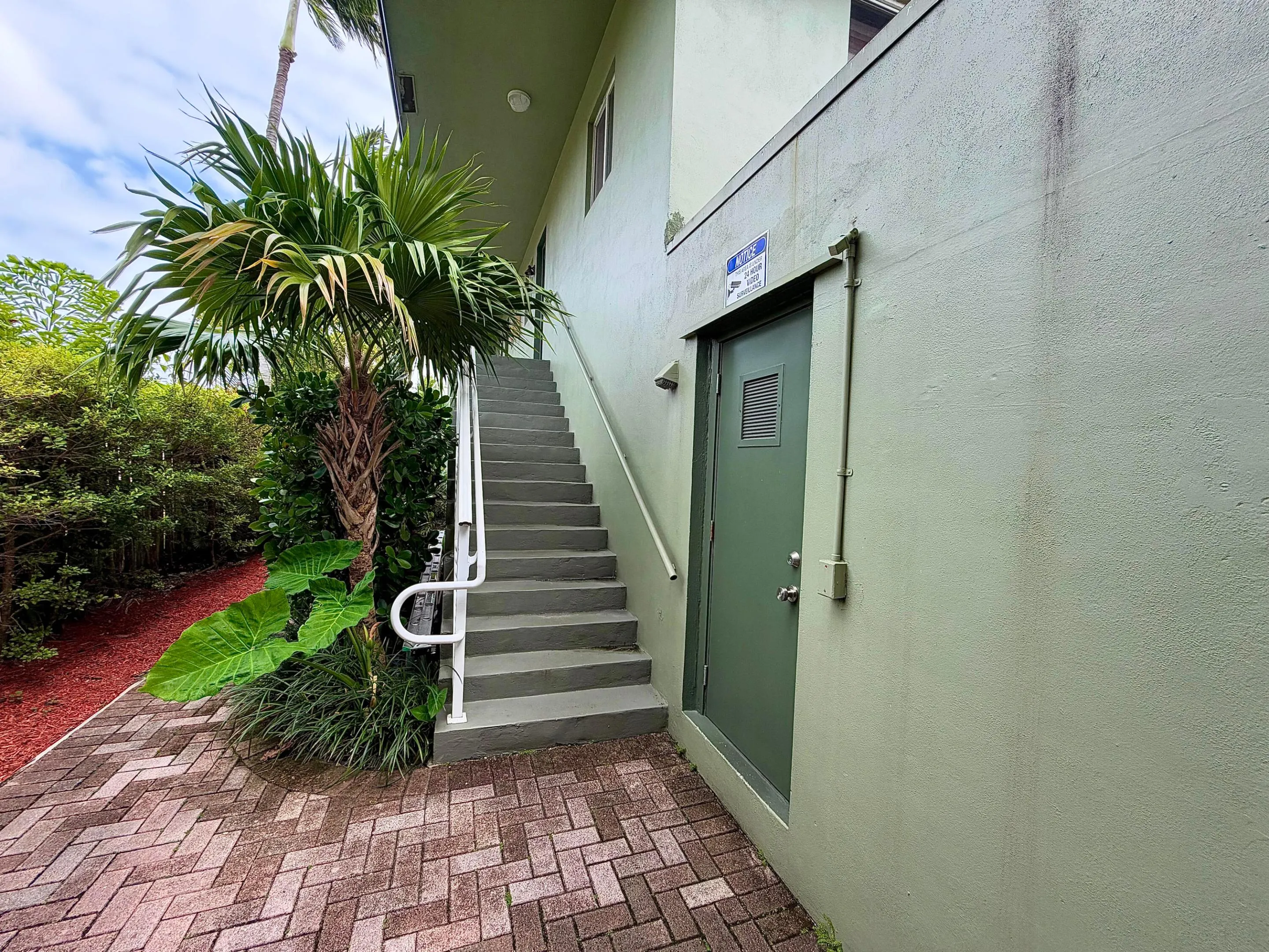 1353 HOLLY HEIGHTS Drive #5