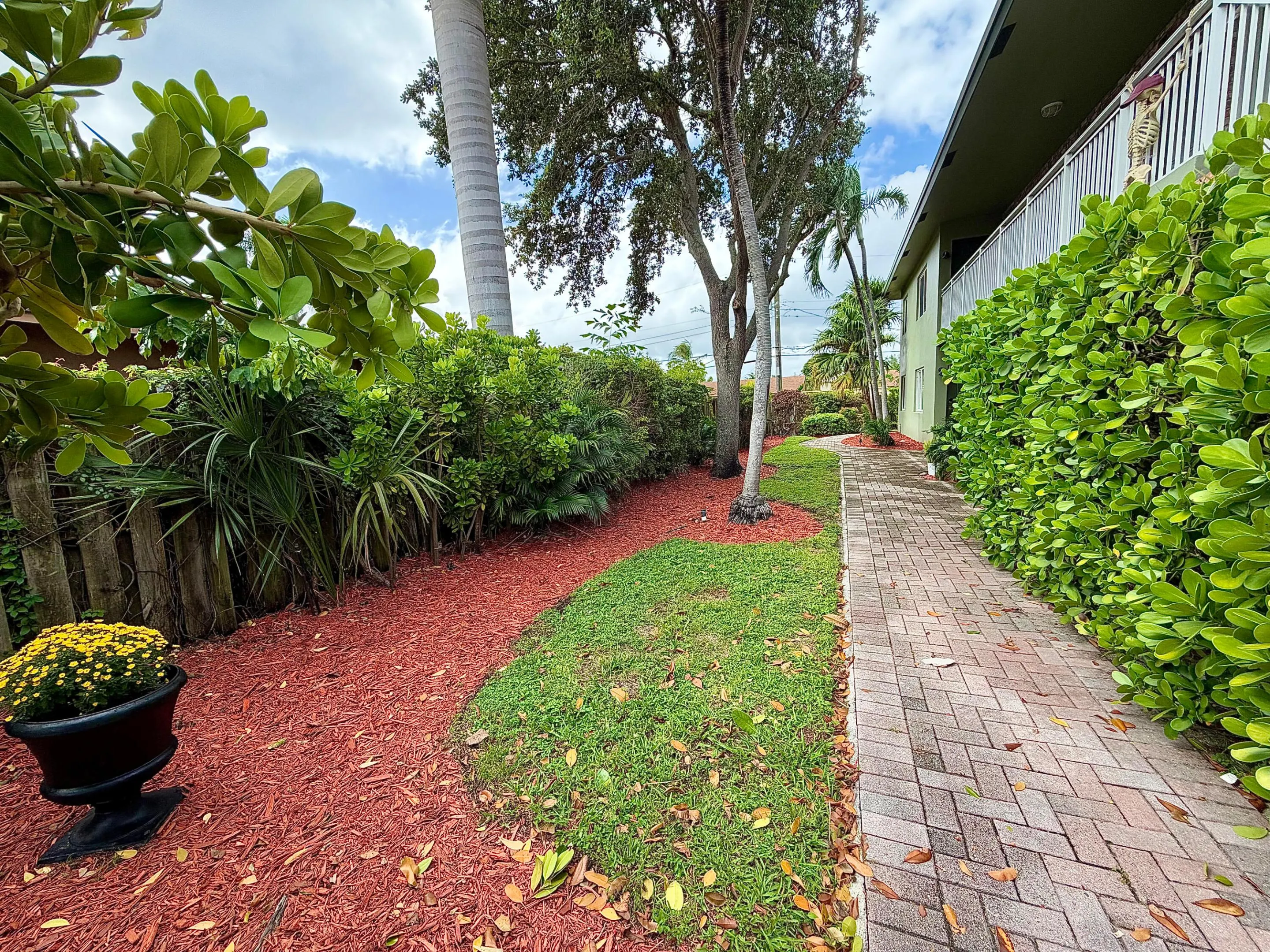 1353 HOLLY HEIGHTS Drive #5