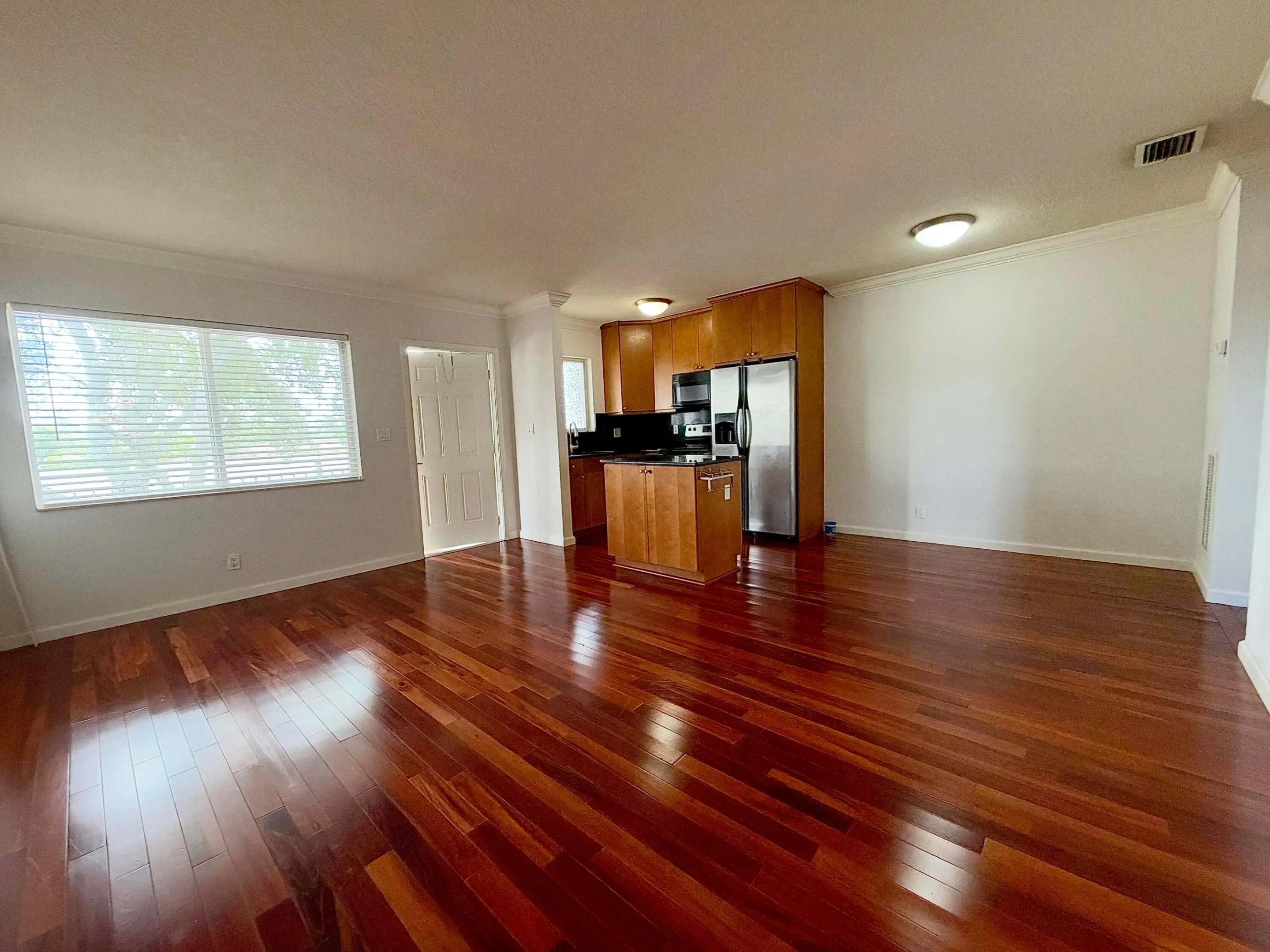 1353 HOLLY HEIGHTS Drive #5