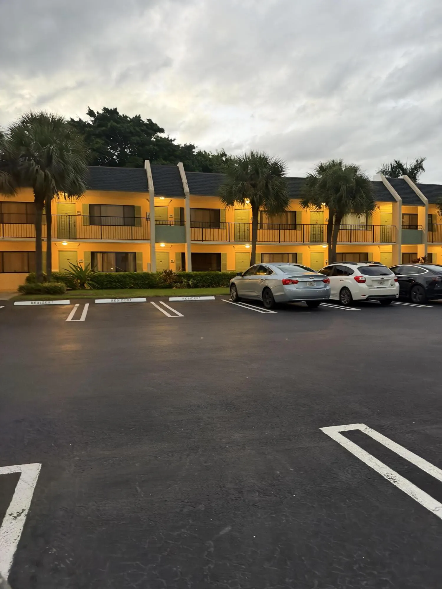 1618 MEADOWS Circle W #1618