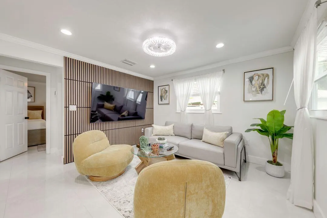 400 SE 7TH Street