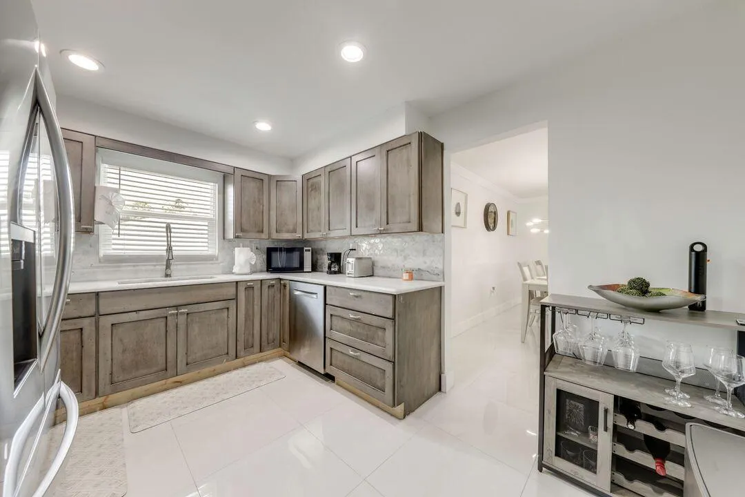 400 SE 7TH Street