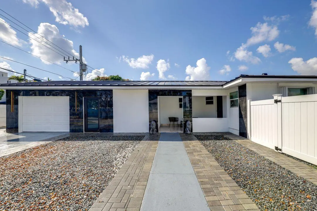 400 SE 7TH Street