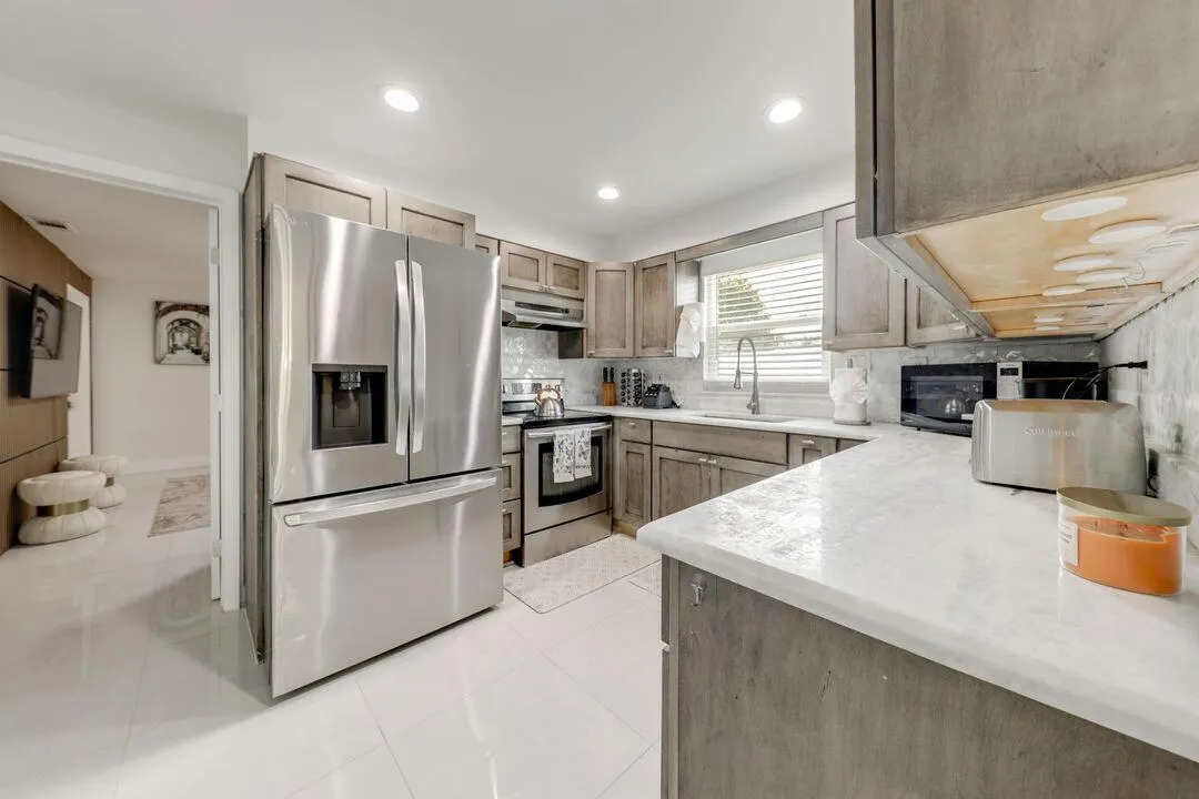 400 SE 7TH Street