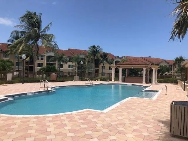 903 VILLA Circle #903