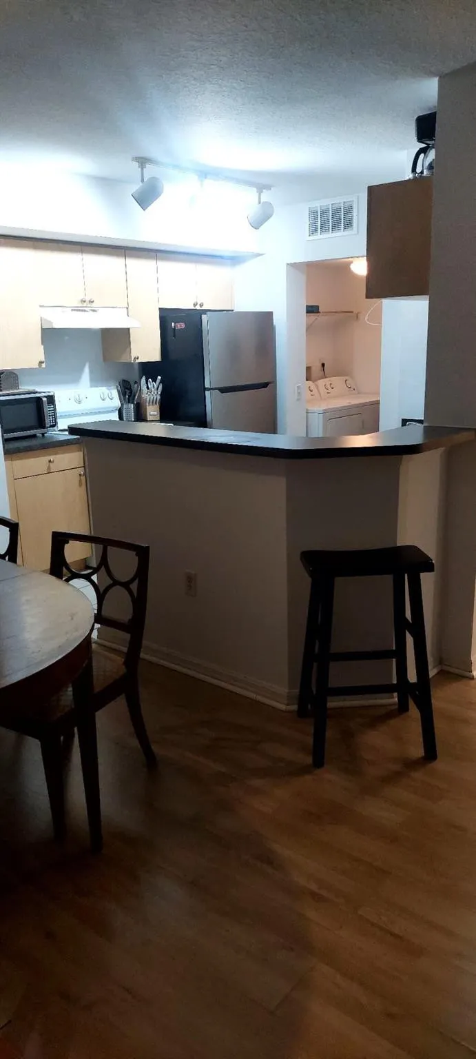 903 VILLA Circle #903