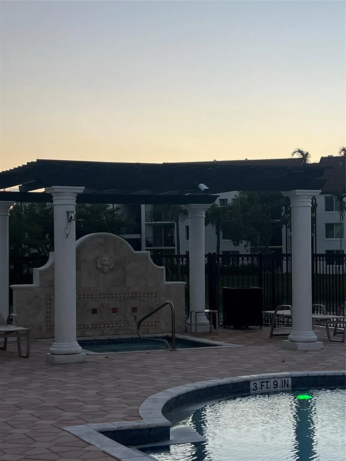 903 VILLA Circle #903