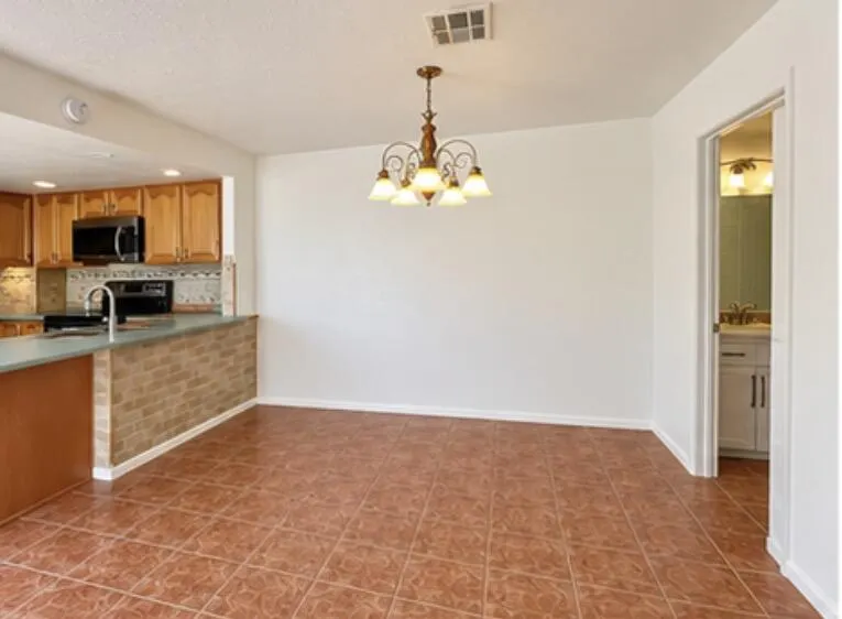1402 HARVARD Lane #12-B