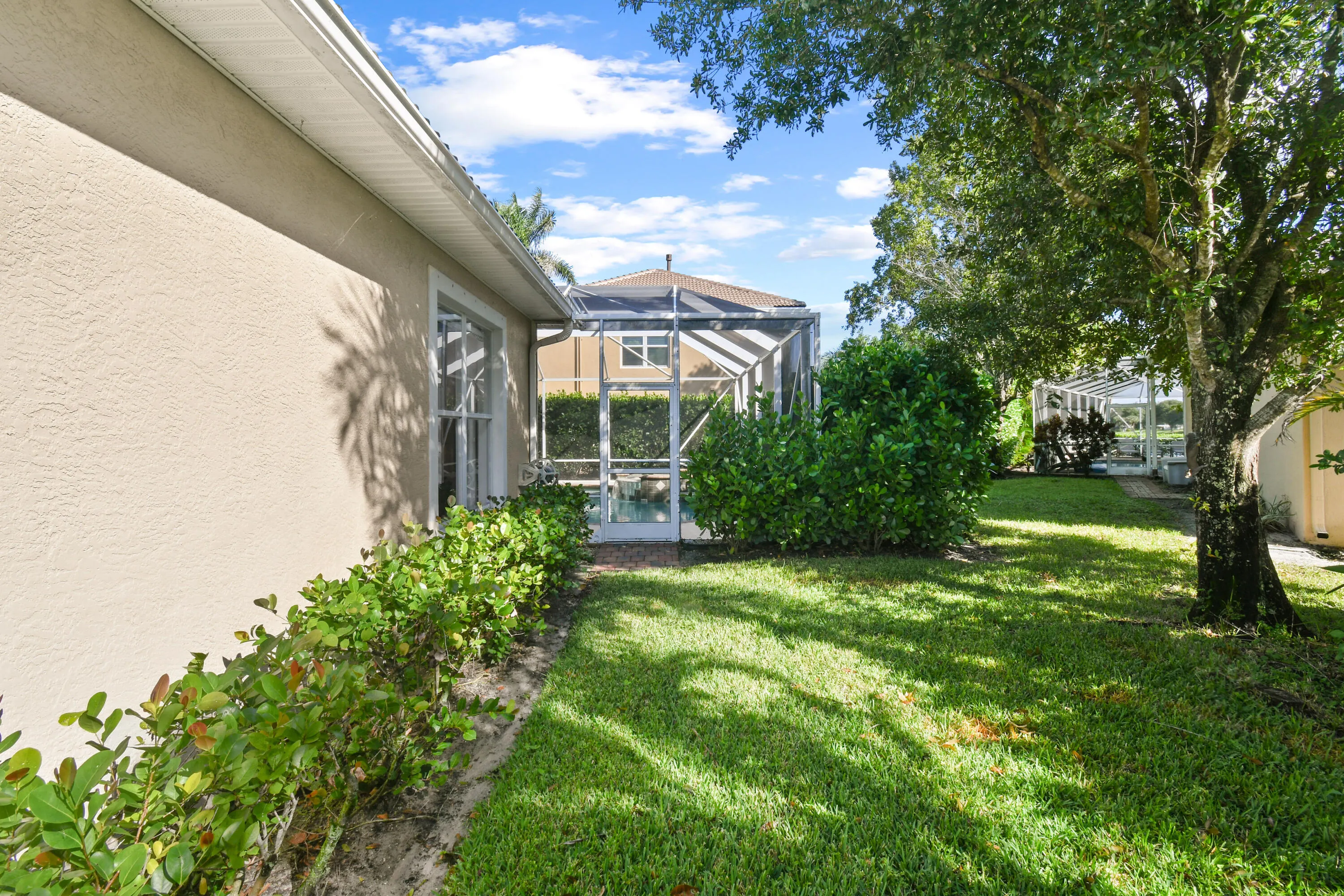 524 PHEASANT Lane N