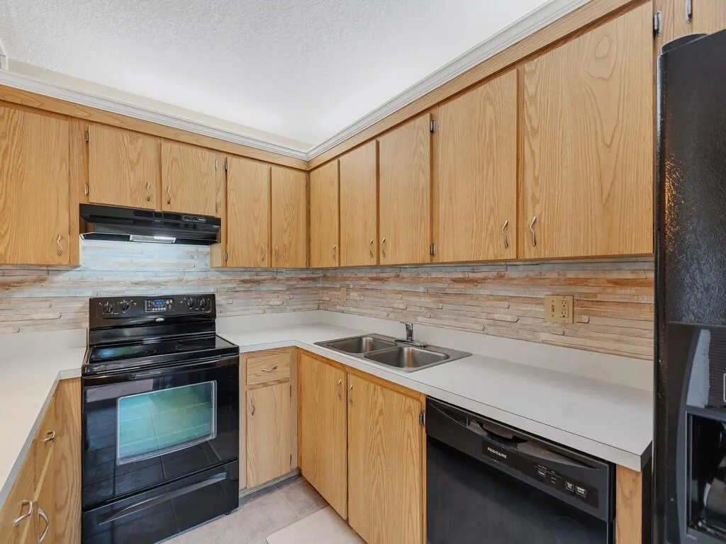 1170 6TH Avenue #2