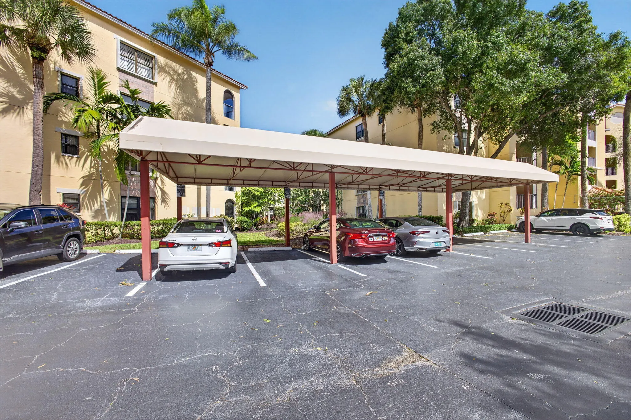 300 UNO LAGO Drive #104