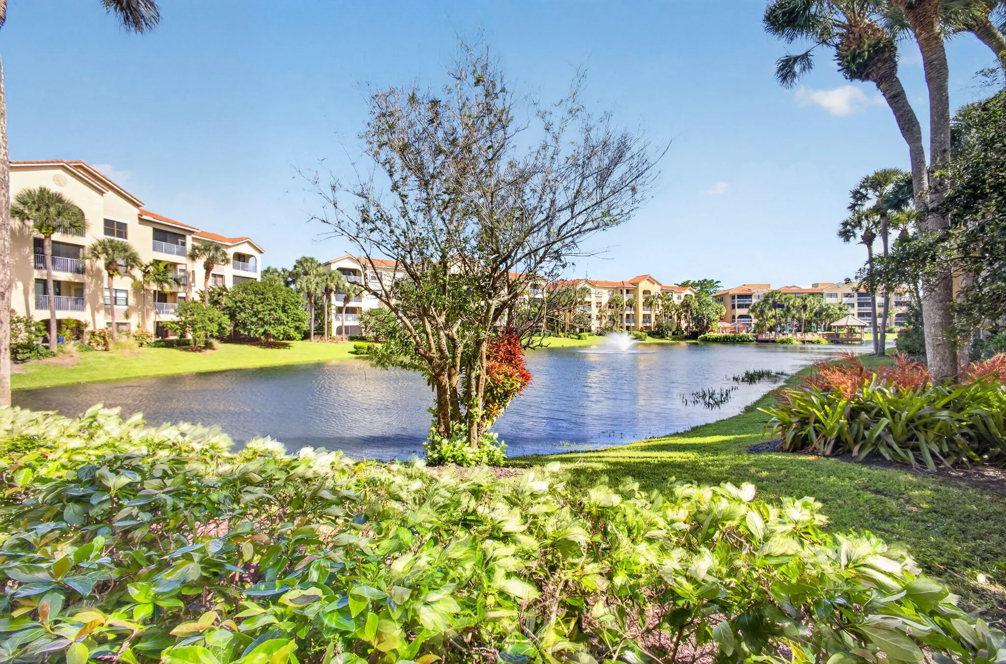 300 UNO LAGO Drive #104