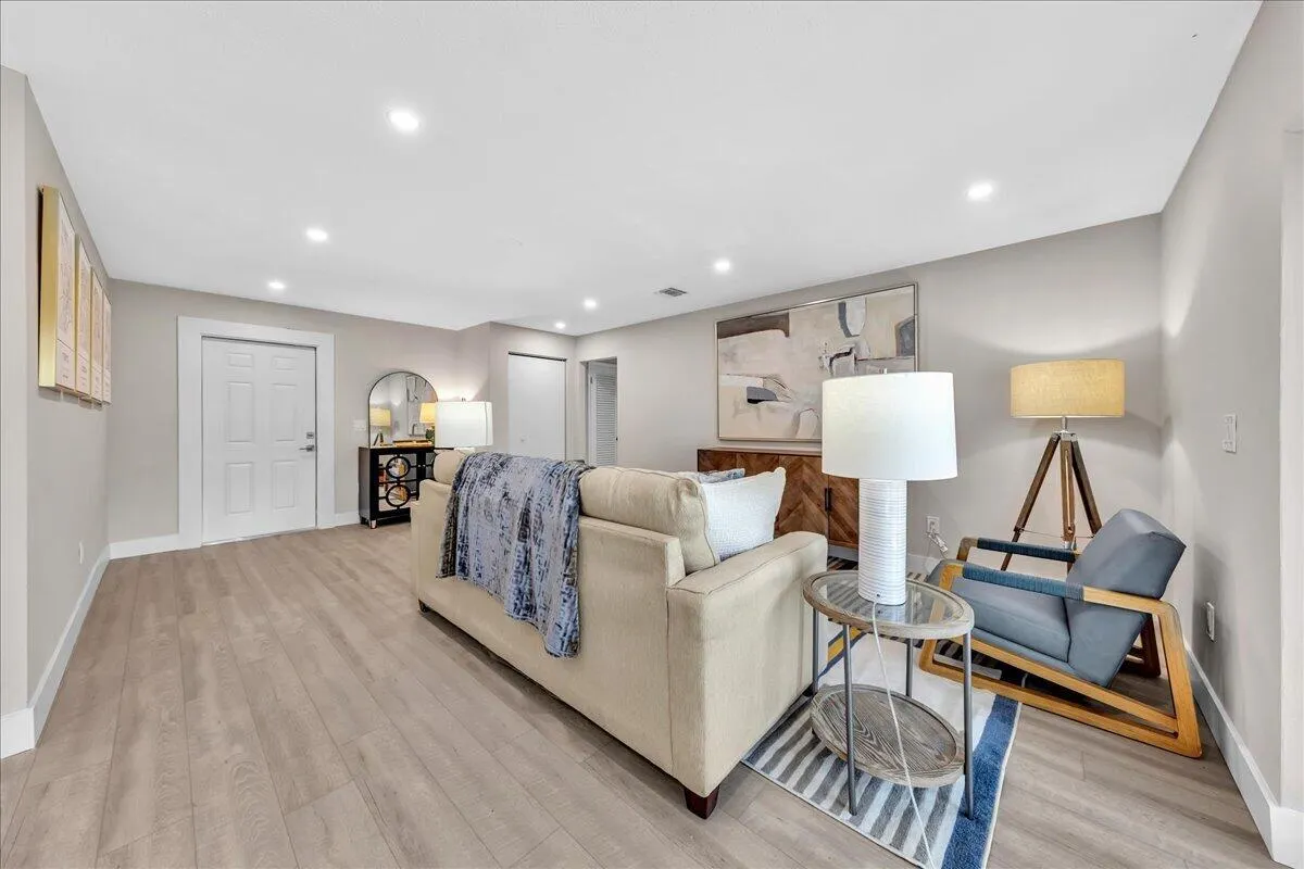 1463 8th Street