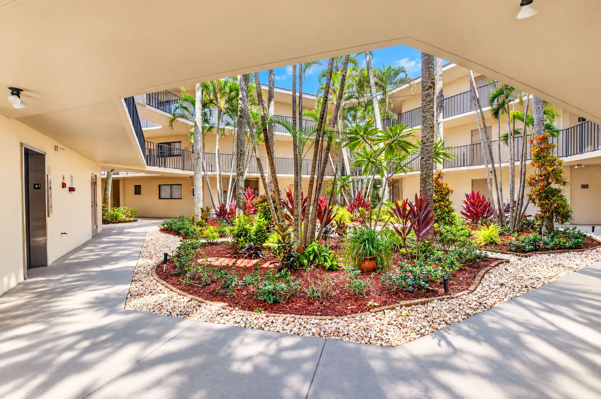 5250 LAS VERDES Circle #314