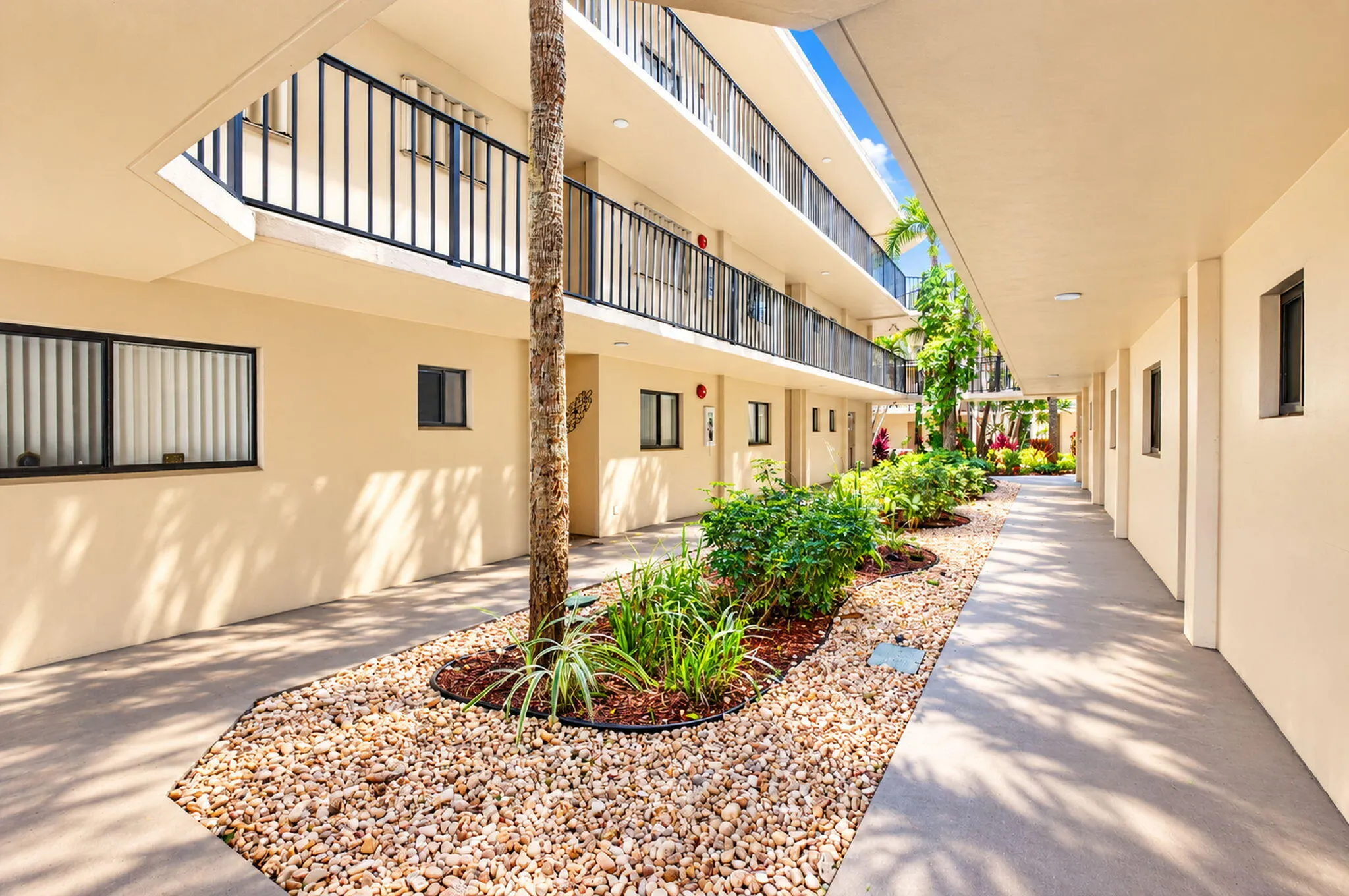 5250 LAS VERDES Circle #314