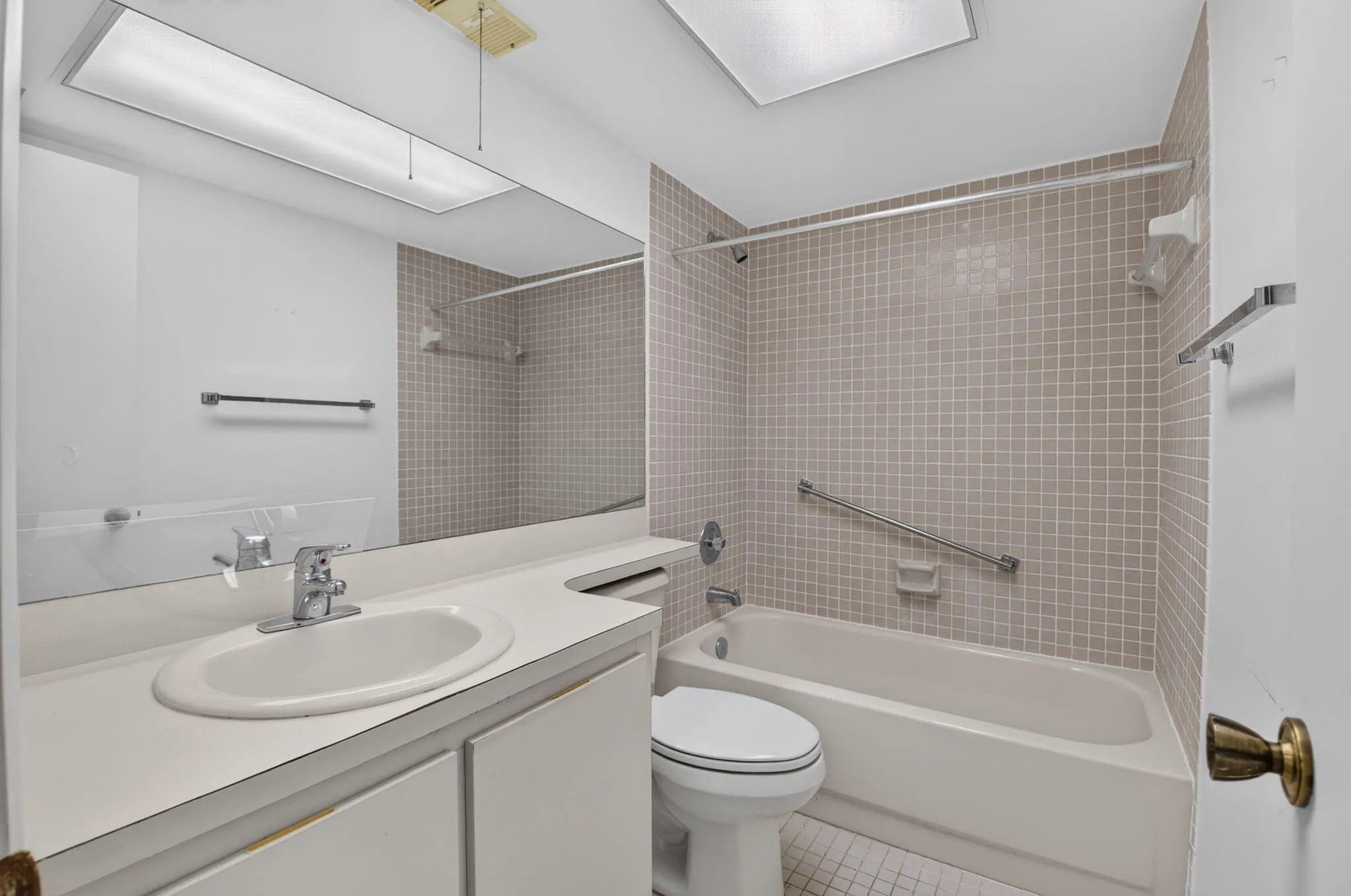 5250 LAS VERDES Circle #314